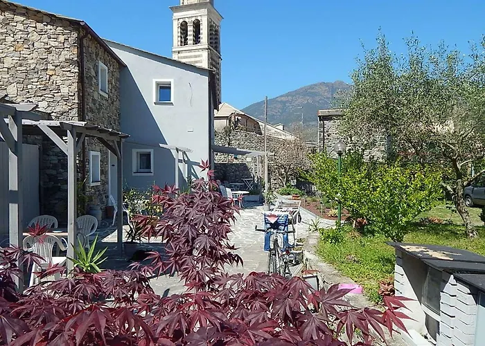 Pie Del Castello Λεβάντο